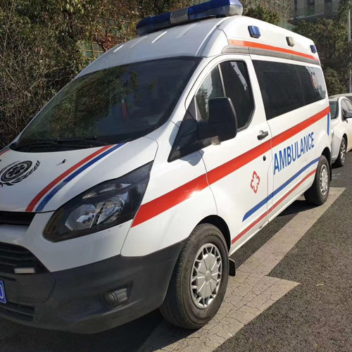 鹤峰品质救护车出租,为您的健康出行负责